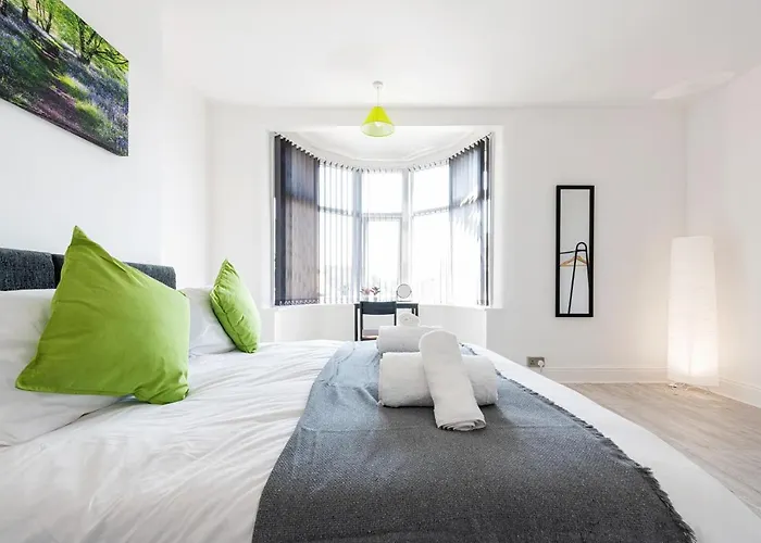 Jasmine Villa B - Ideal For Qmc & Uni - Free Parking