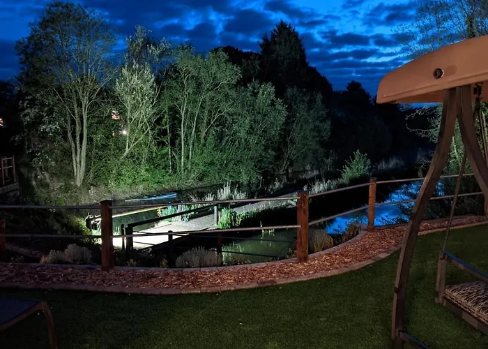 Peacock Lake Glamping